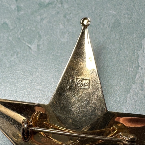 Coro Gold Tone Blue Enamel Star Shaped Crown Signed Large Pin Brooch - Picture 6 of 6